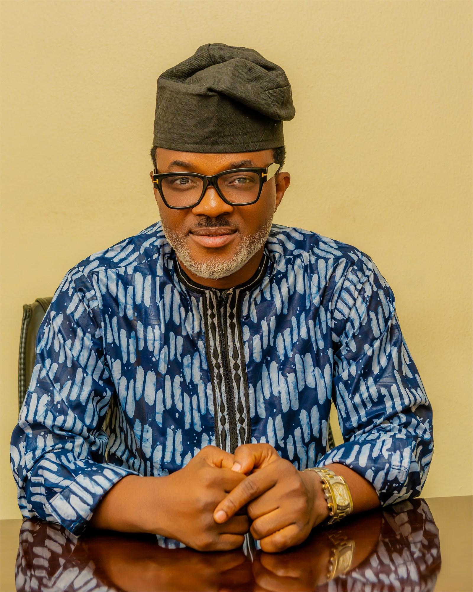Hon. Oluniyi Osoba